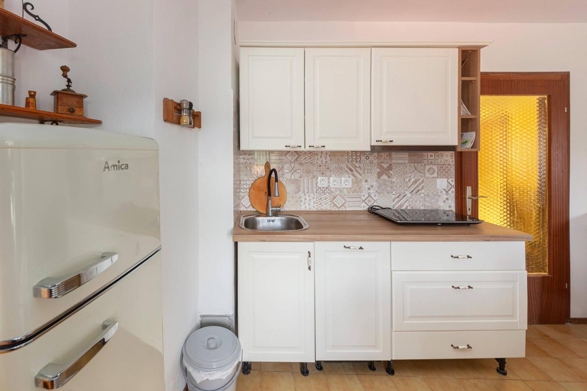 Under The Rock House In Osp With Hot Tub Apartamento Exterior foto